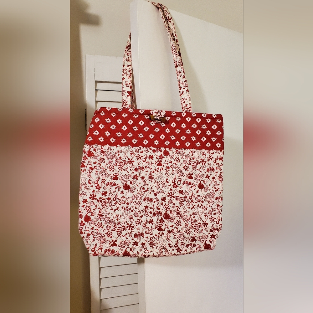 Red and White Print Cloth Tote Handbag